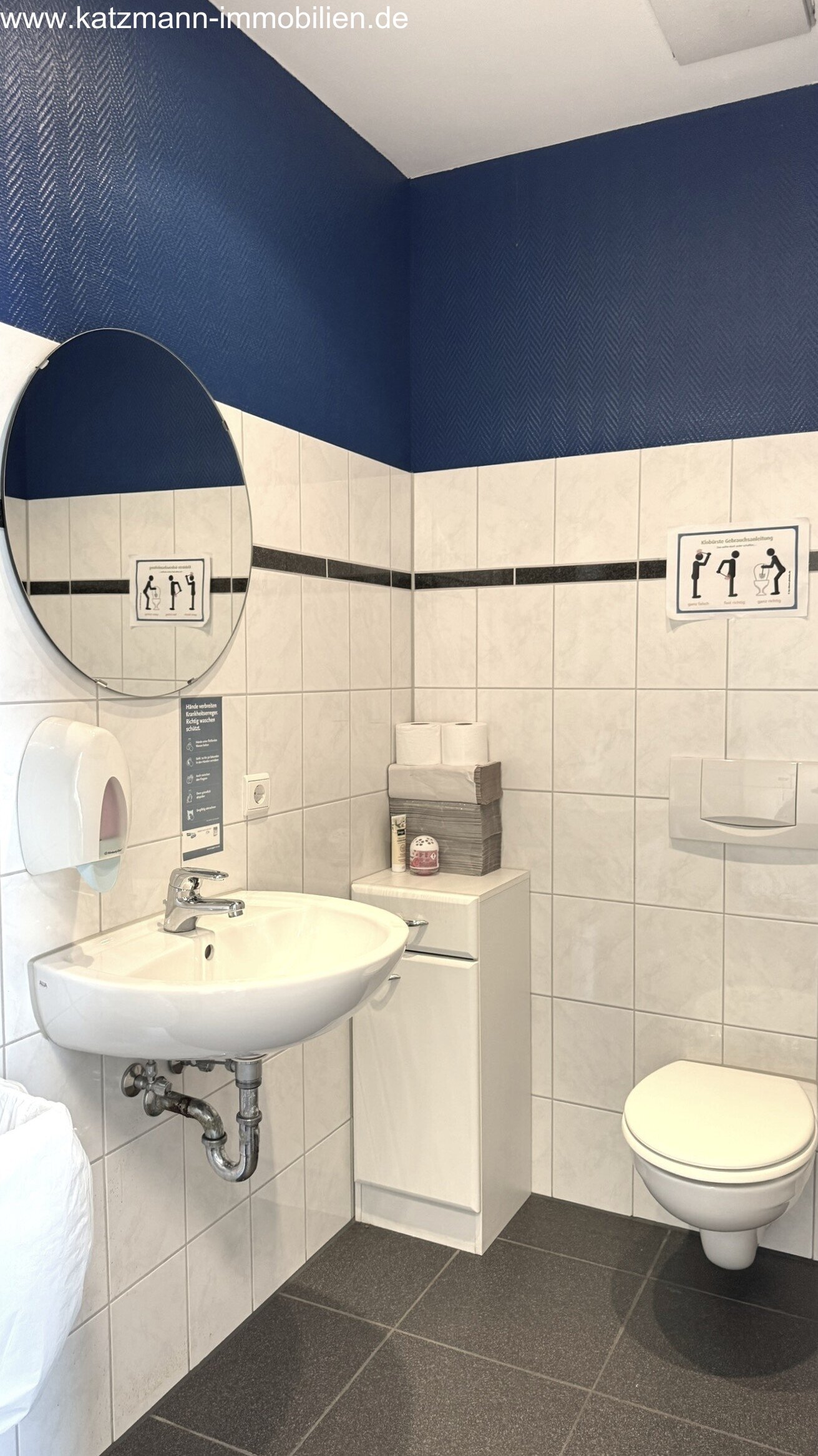 EG re. / Damen-WC (alle WC`s sind gleich ausgest.)