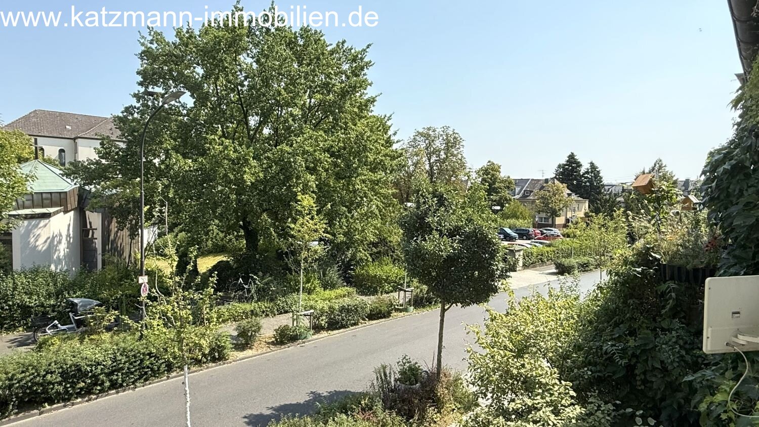 EG - Blick aus dem Schlafzimmerfenster