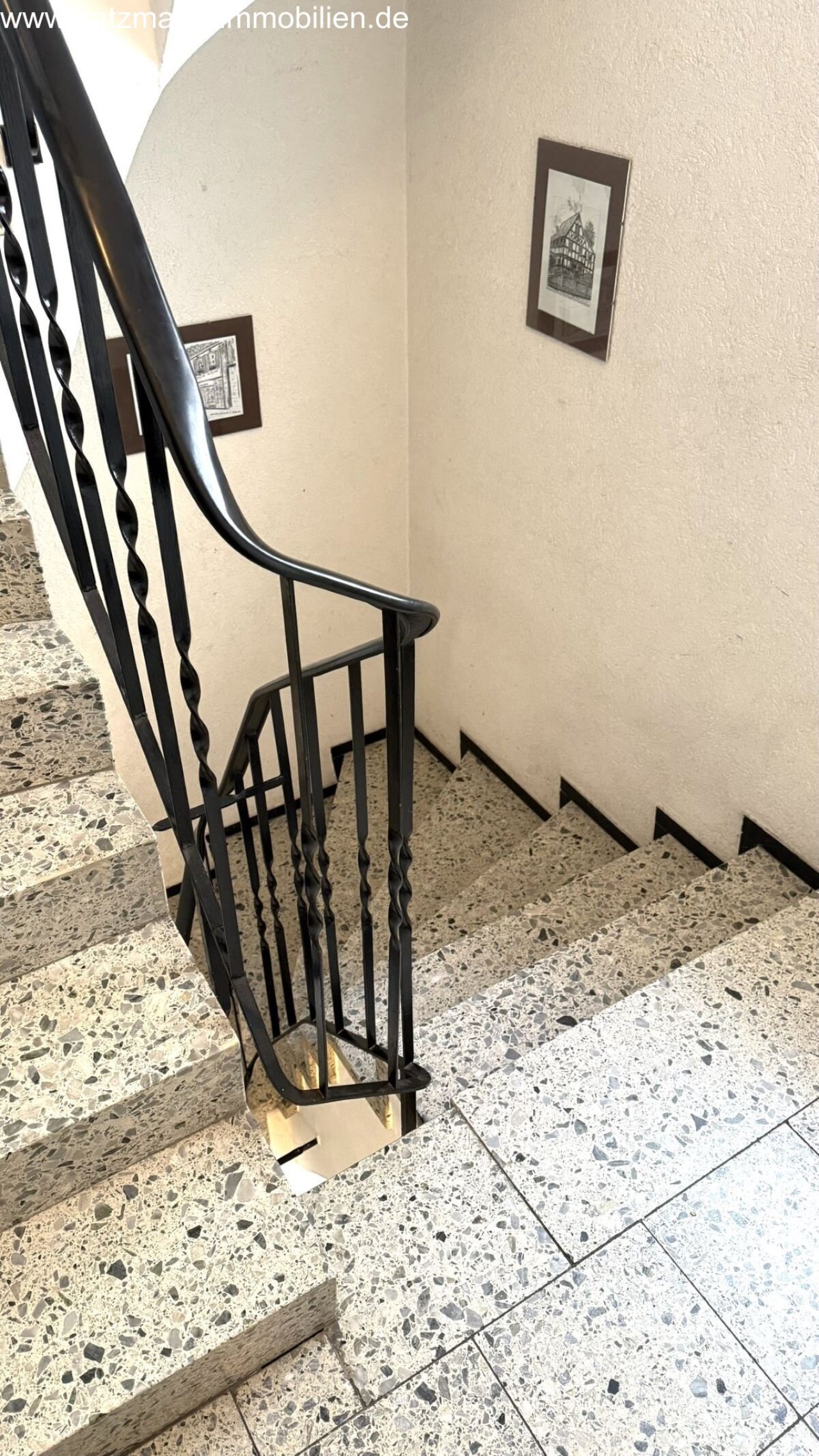 OG - Treppenhaus zum EG/DG