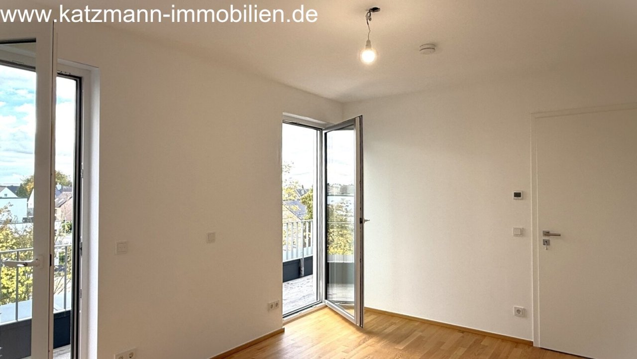 mit Zugang zur Dachterrasse