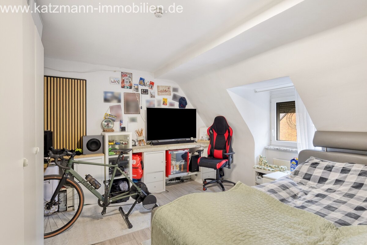 Schlafzimmer 1