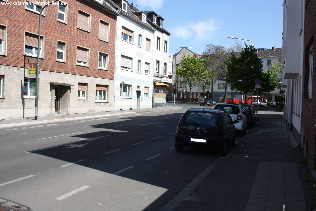Apartment mit Balkon u. Kellerraum in zentraler Lage preiswert abzugeben 
