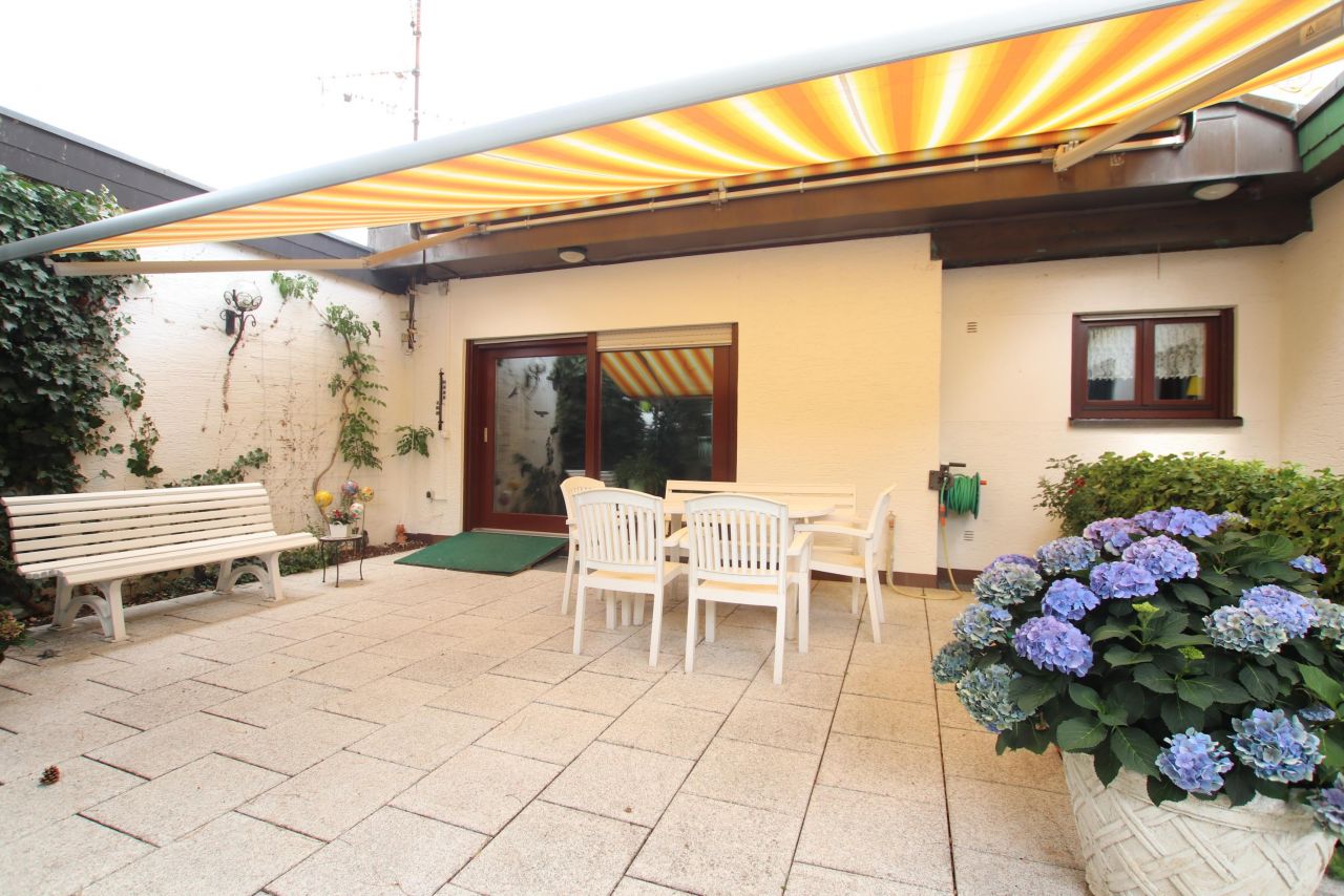 TOP-Winkelbungalow mit Garage in ruhiger Lage von Lechenich zu verkaufen! 