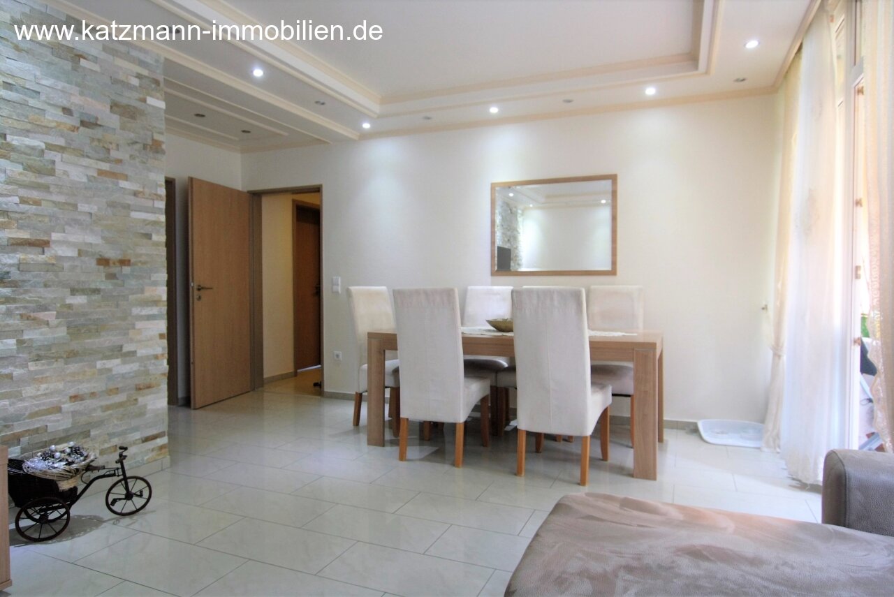 Top-ausgestattete 5-Zimmerwohnung mit Loggia zu verkaufen – Moderne Einbauküche inklusive! 
