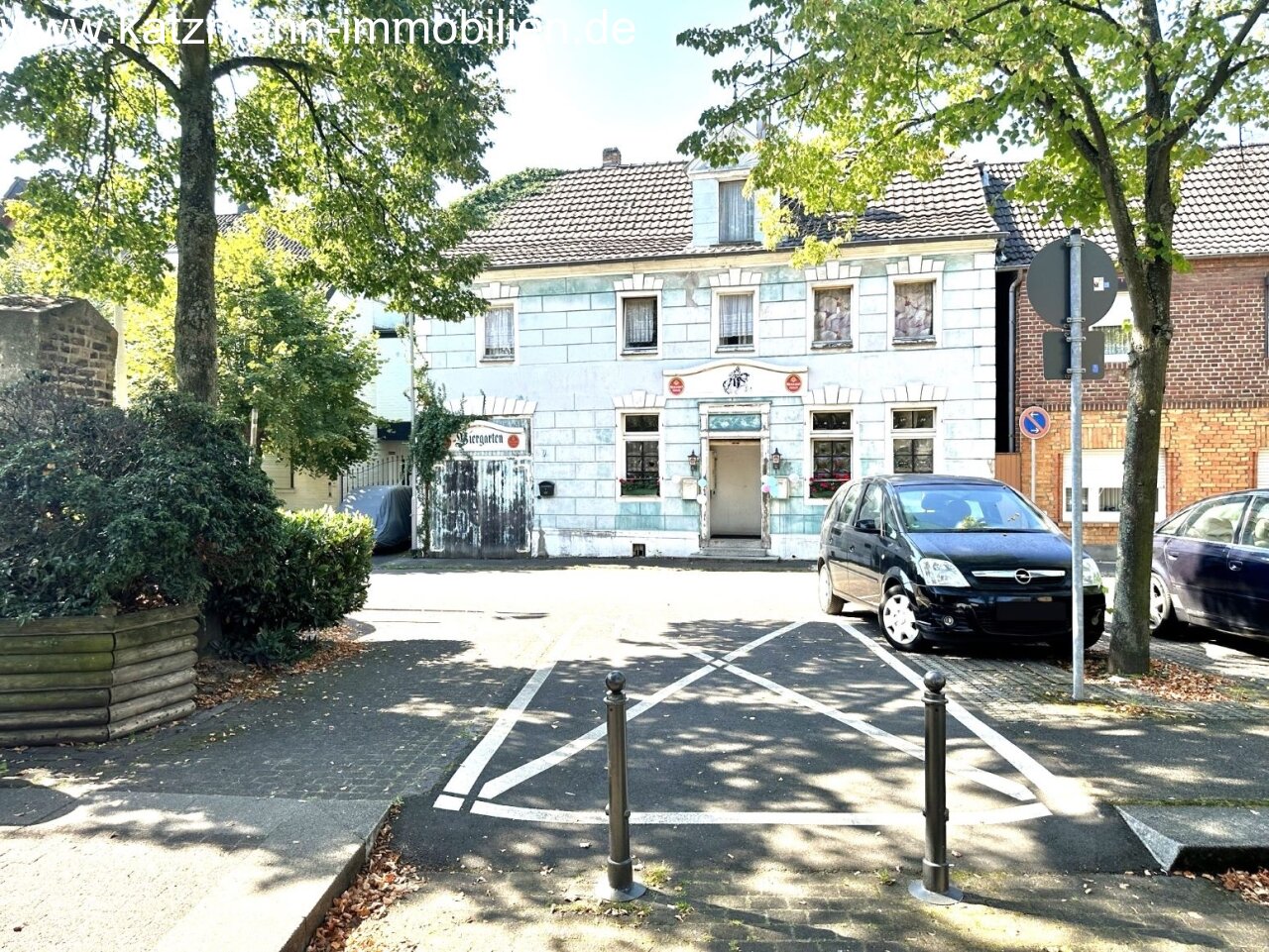 Wohnhaus, Gaststätte, großer Saal, ca. 803 m² Wohn- u. Nutzfläche u. ca. 1.793 m² Grundstück im Ortskern zu verkaufen 