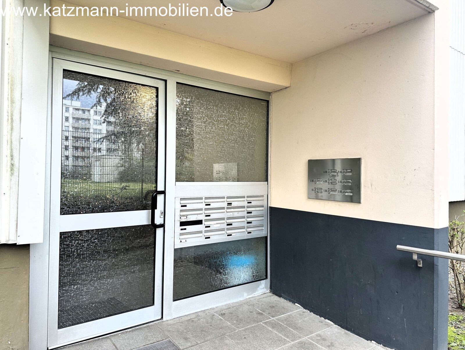 Wohnung mit Balkon u. Tiefgaragenstellplatz in Porz zu verkaufen 