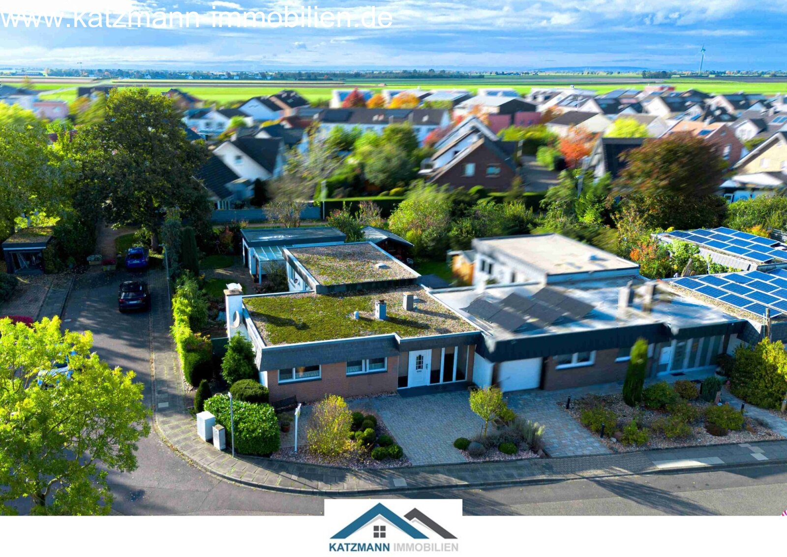 Winkelbungalow mit Garage und idyllischem Garten im Herzen von Lechenich zu verkaufen - 10 Fußminuten bis zum Markt! 