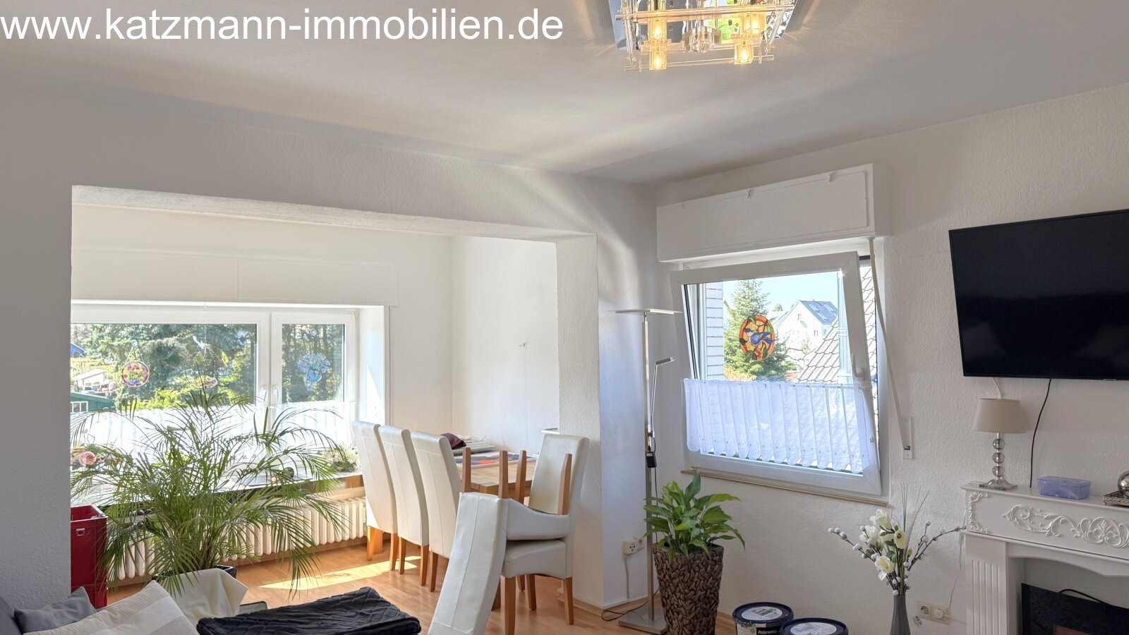 Helle 2-Zimmerwohnung in sehr gepflegtem Zweifamilienhaus und angenehmer Nachbarschaft zu vermieten. 