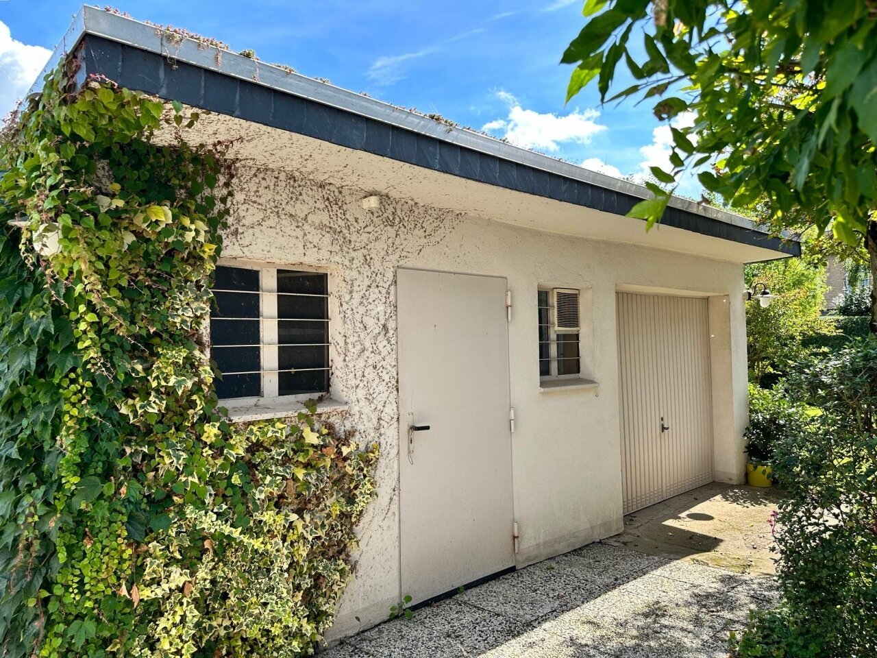 Werkstatt u. ehemalige Garage