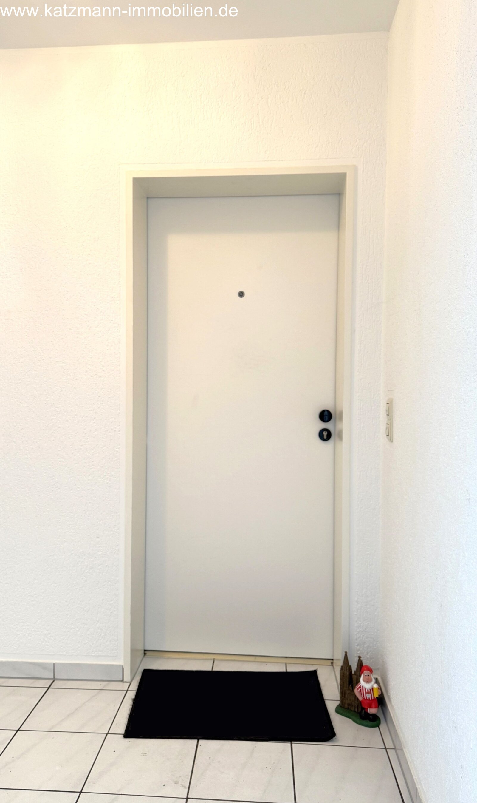  WuG - Wohnungseingang 2. OG, rechts