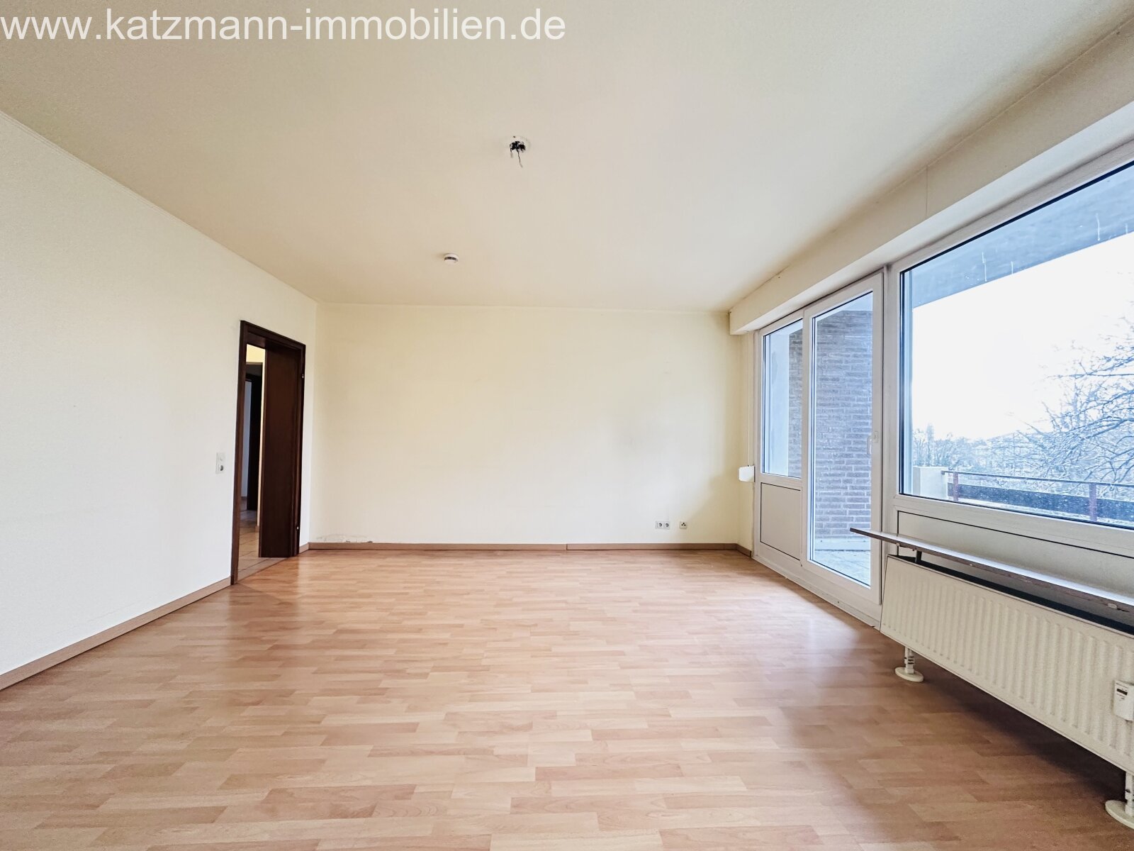 Toplage – Soforteinzug möglich: Helle 3-Zimmerwohnung mit 2 Loggien zu verkaufen