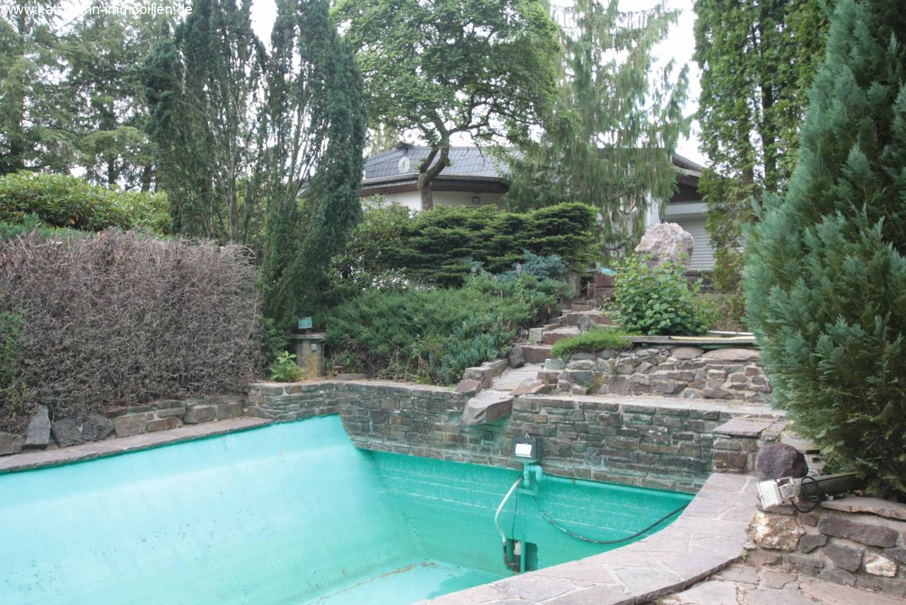 Für Naturliebhaber: Einfamilienhaus mit parkähnlichem Traumgrundstück u. Pool in ruhiger, idyllischer Lage zu verkaufen!  