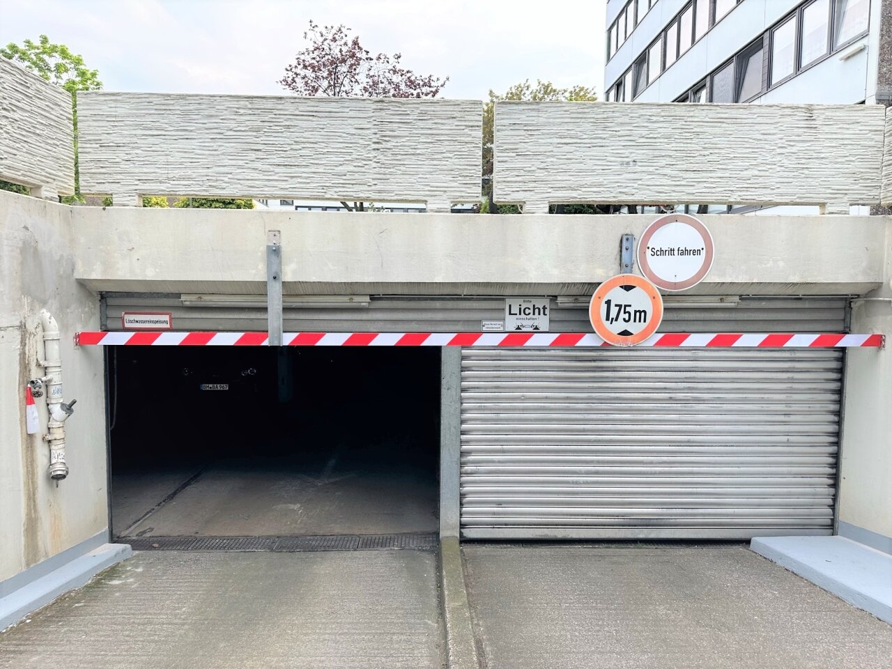 Tiefgaragenstellplatz in Wohnanlage (Eifelstr. 48) zu vermieten 