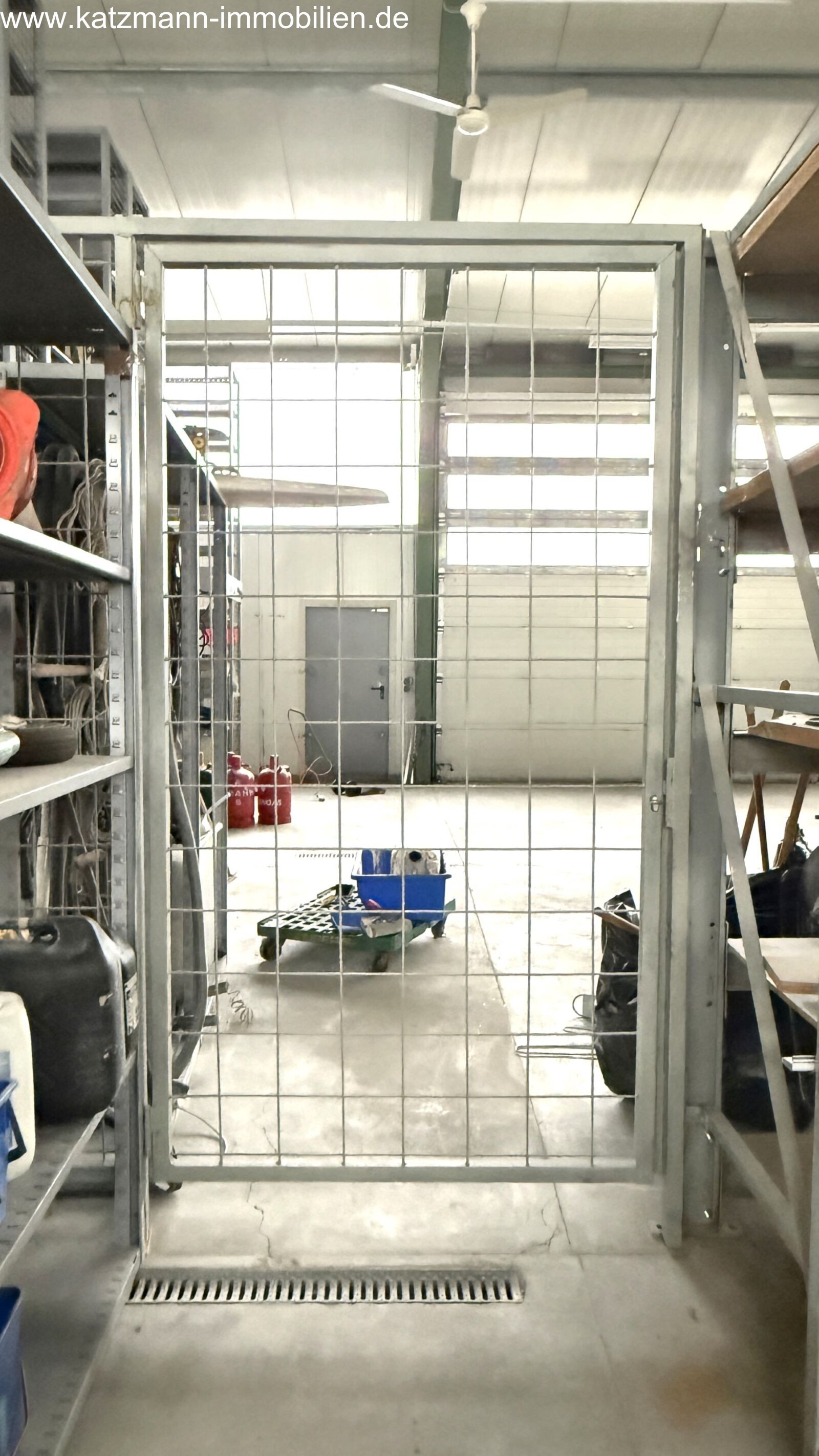 unterteilte Hallenflächen