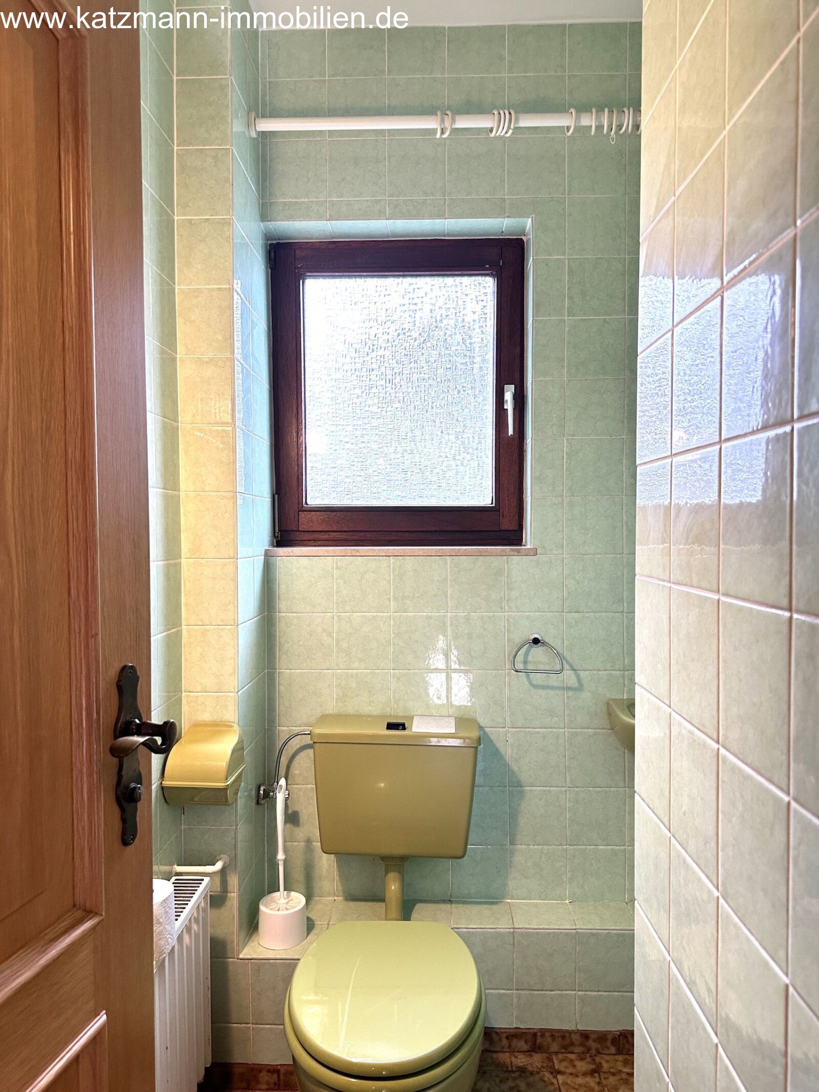 Gran casa con garaje en una hermosa ubicación de Lechenich-Süd en venta (aproximadamente a 15 minutos a pie del mercado)