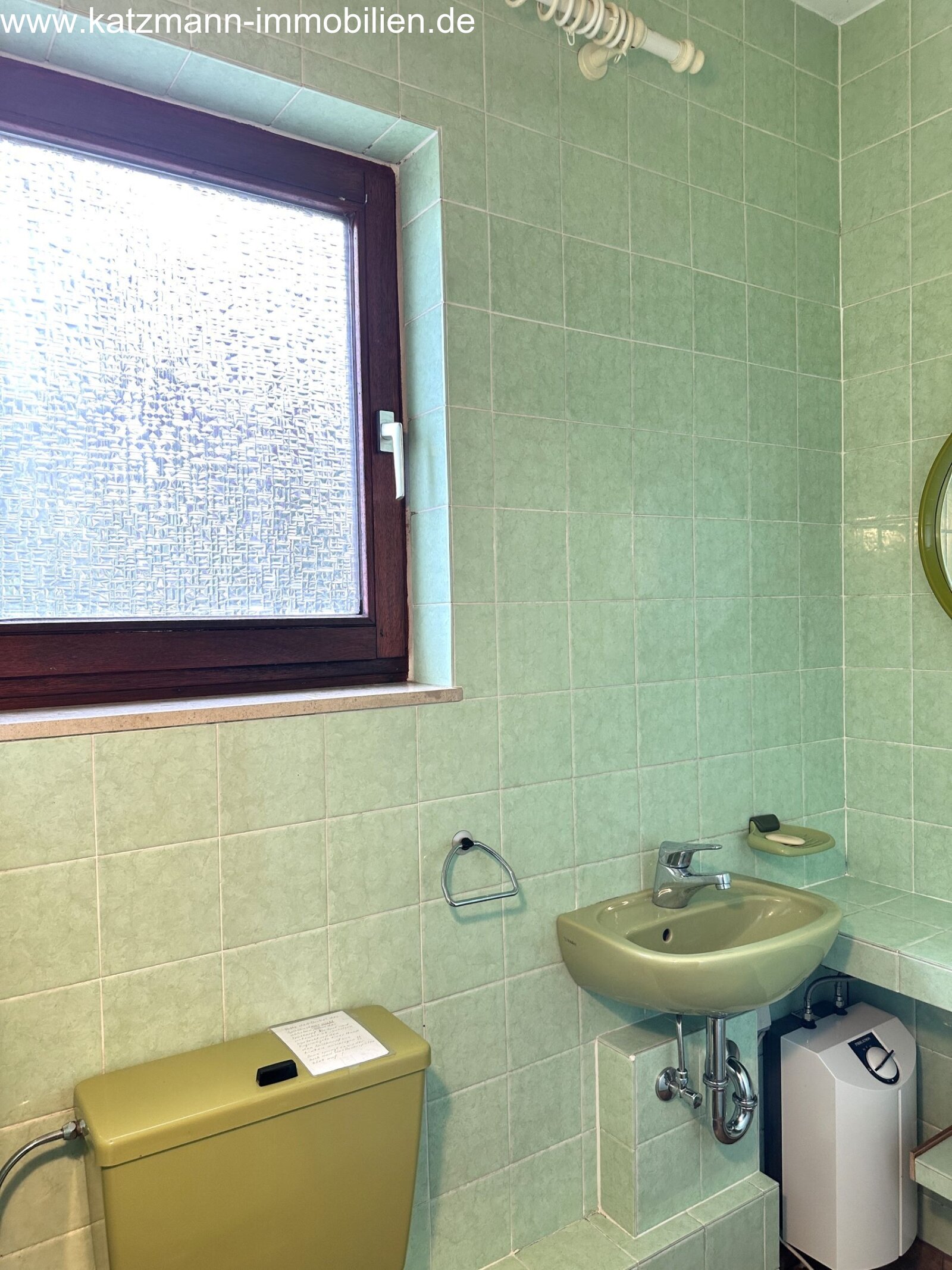 Gran casa con garaje en una hermosa ubicación de Lechenich-Süd en venta (aproximadamente a 15 minutos a pie del mercado)