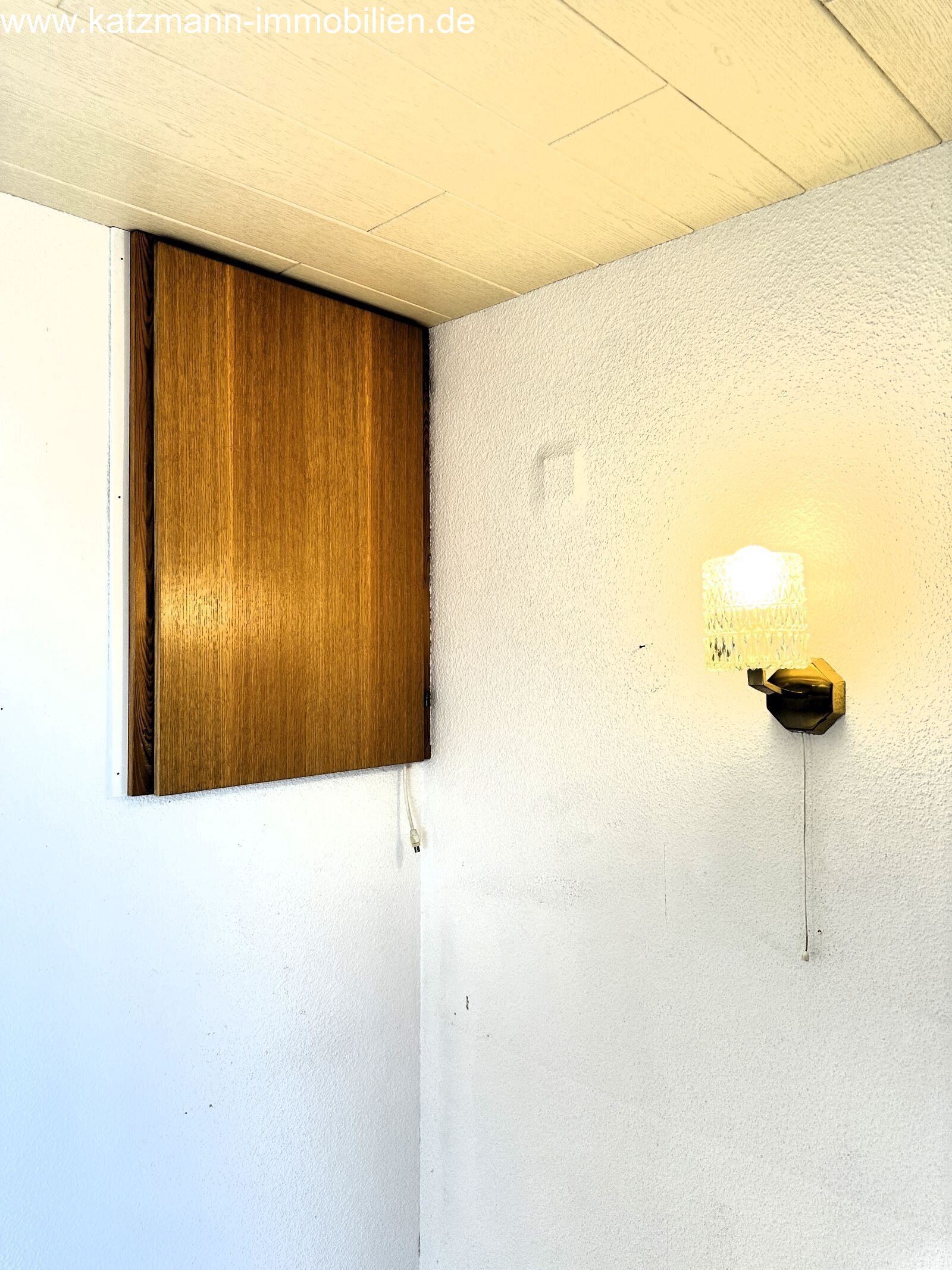 Gran casa con garaje en una hermosa ubicación de Lechenich-Süd en venta (aproximadamente a 15 minutos a pie del mercado)