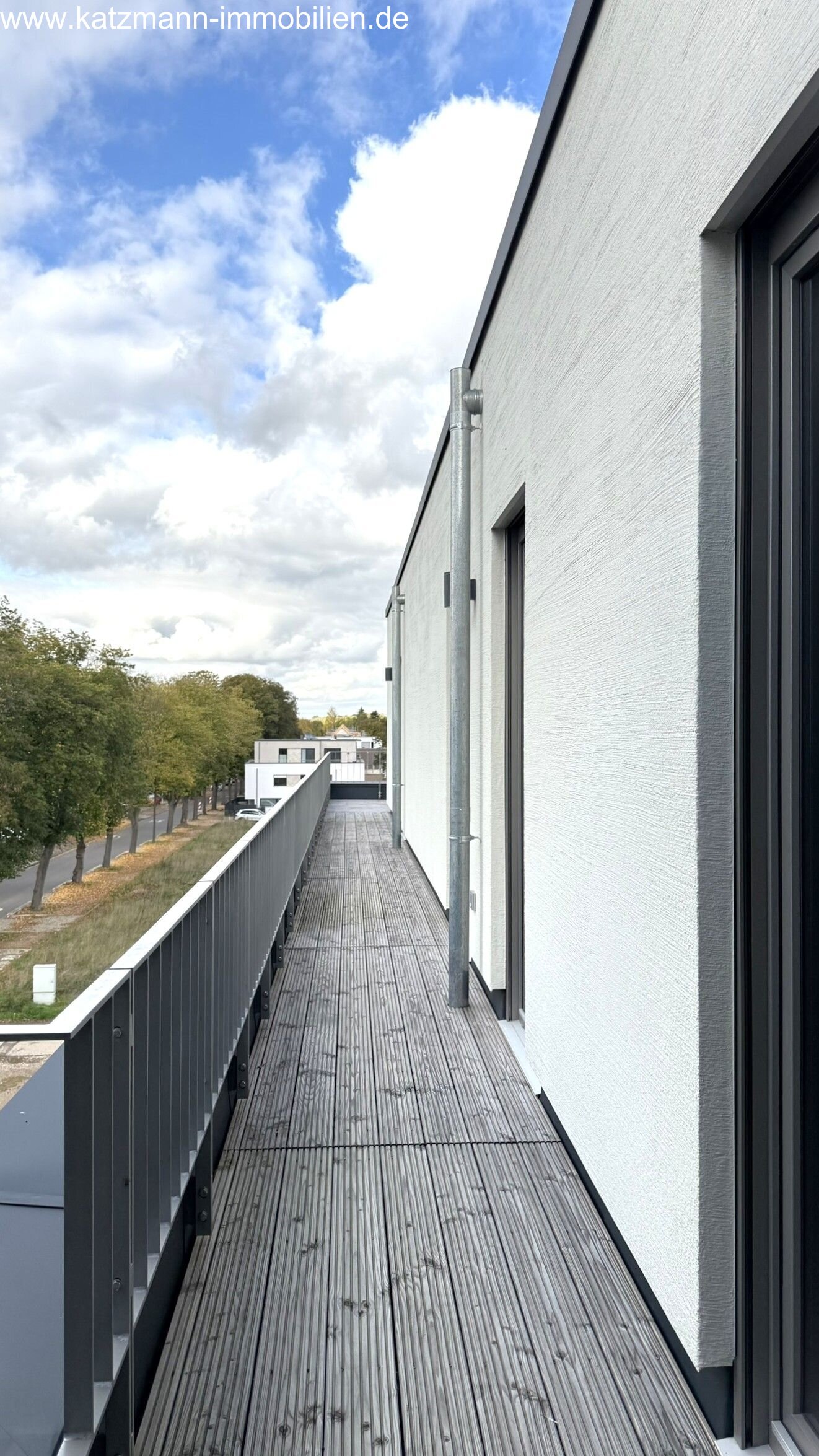 Exklusive Penthouse-Wohnung mit TG-Stellplatz zu vermieten – barrierefrei u. zentrumsnah