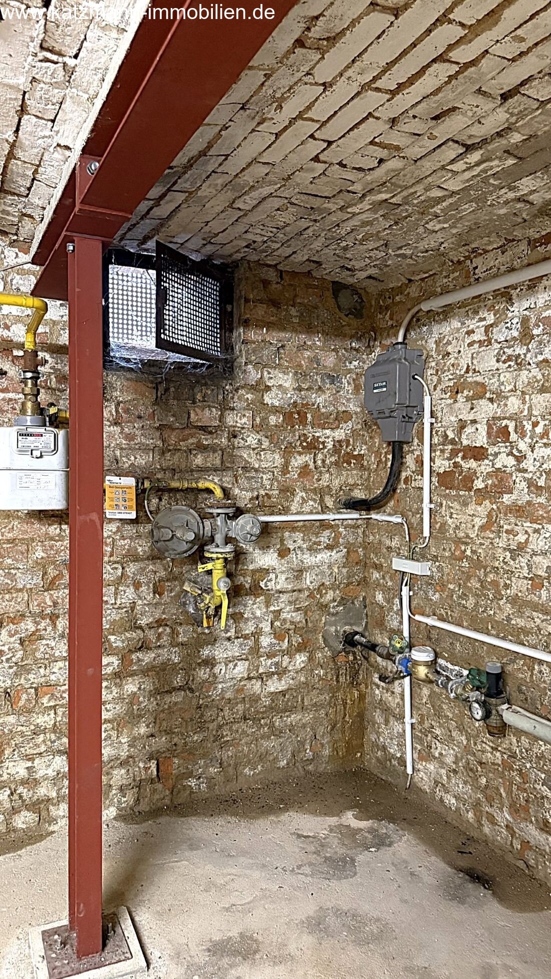 Büro-/Wohnhaus inkl. Anbau u. großen Innenhof zu verkaufen