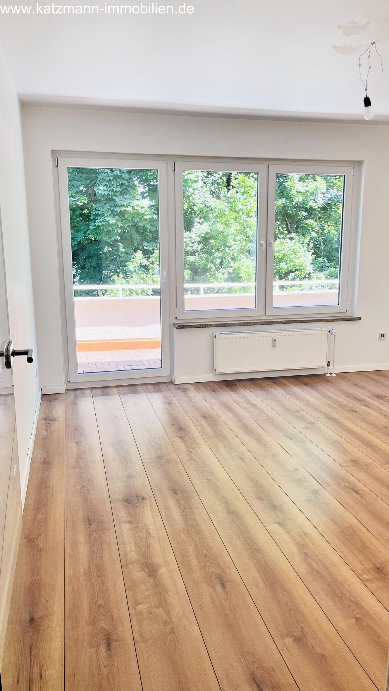 Moderna vivienda de 4 habitaciones con balcón soleado, baño con luz natural y equipamiento de alta calidad.