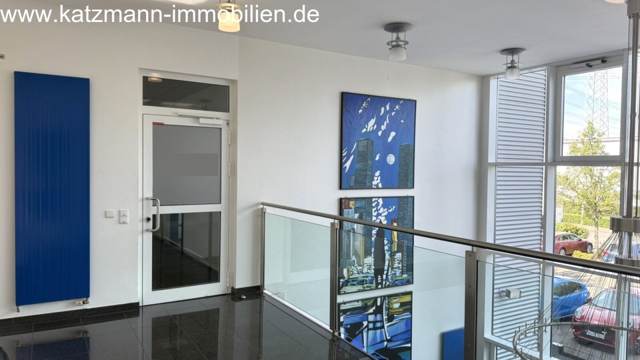 OG - Zugang Büroeinheit rechts (Automatik-Türen)