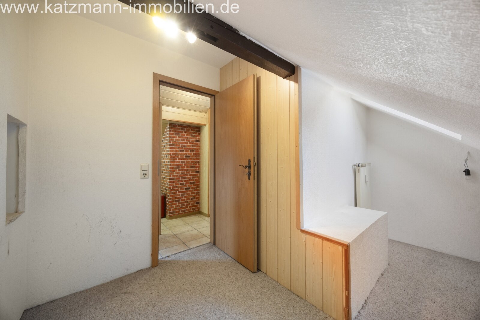 1-2 Familienhaus mit Garage - Wohnen & Vermieten kombinierbar, fußläufig zur S-Bahn-Station