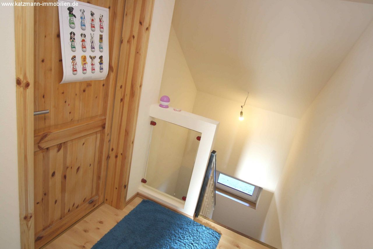 Renoviertes Einfamilienhaus mit Garten und viel Platz in guter Lage zu verkaufen 