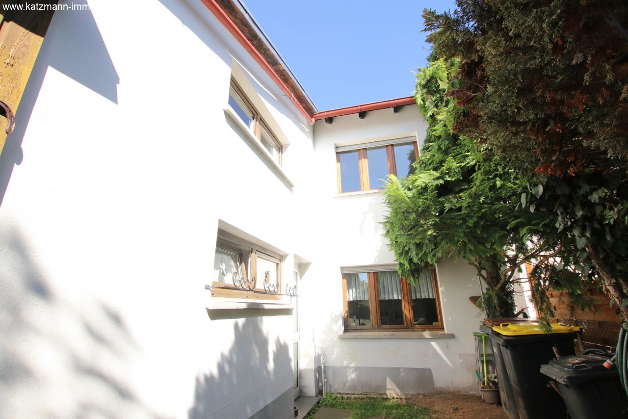 2 Häuser (Vorderhaus u. Hinterhaus) auf schönem Grundstück in ruhiger Wohnlage zu verkaufen 