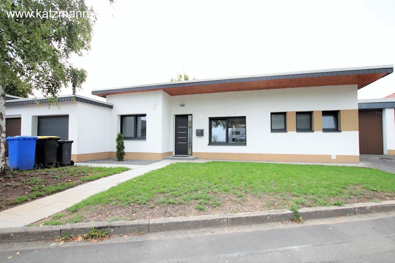 TOP-modernisierter Bungalow mit 256 m² Wohn-/Nutzfläche, Aufstockpotential, Riesengrundstück, 2 Garagen u. Traumkeller zu verkaufen!  