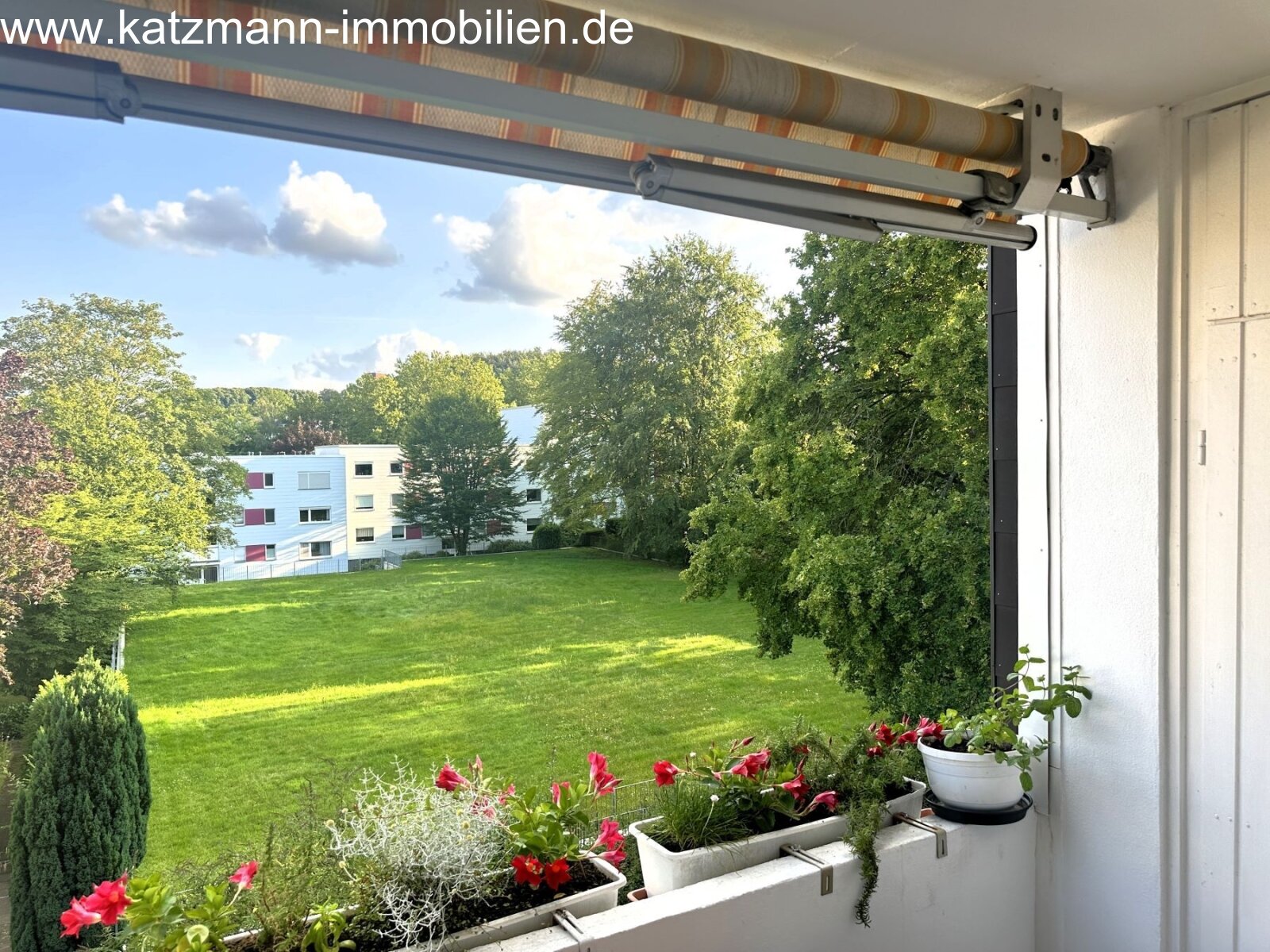 Charmant, lumineuse appartement de 2 ½ pièces avec loggia et très bonne distribution des espaces à vendre à Brühl-Kierberg