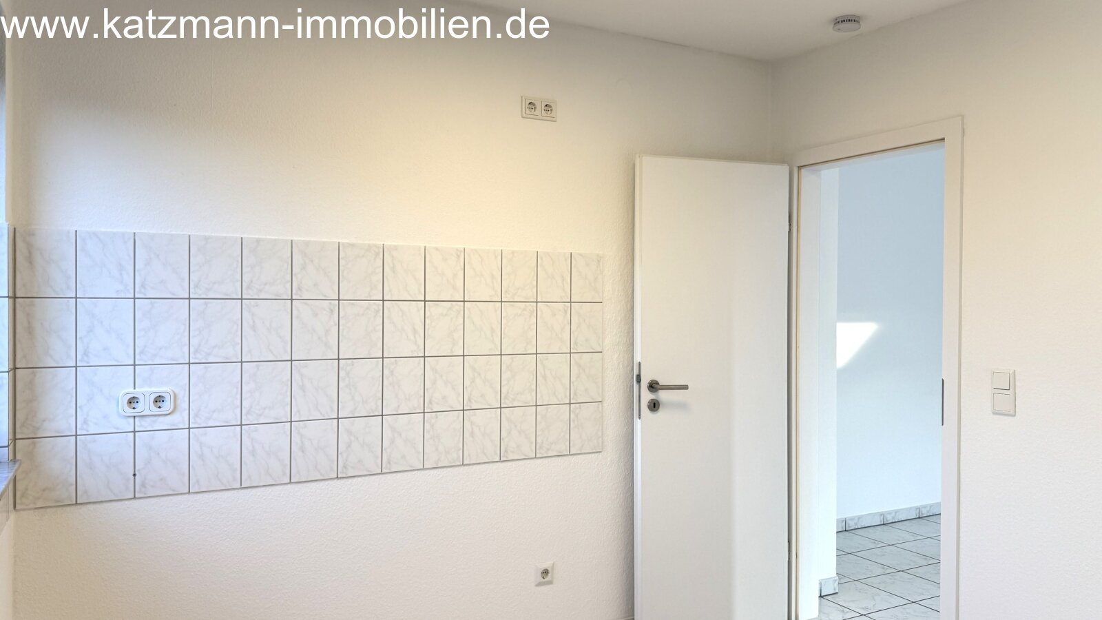 Appartement exceptionnel de 3 à 4 pièces à vendre, terrasse sur le toit, cave, grenier et place de stationnement incluses