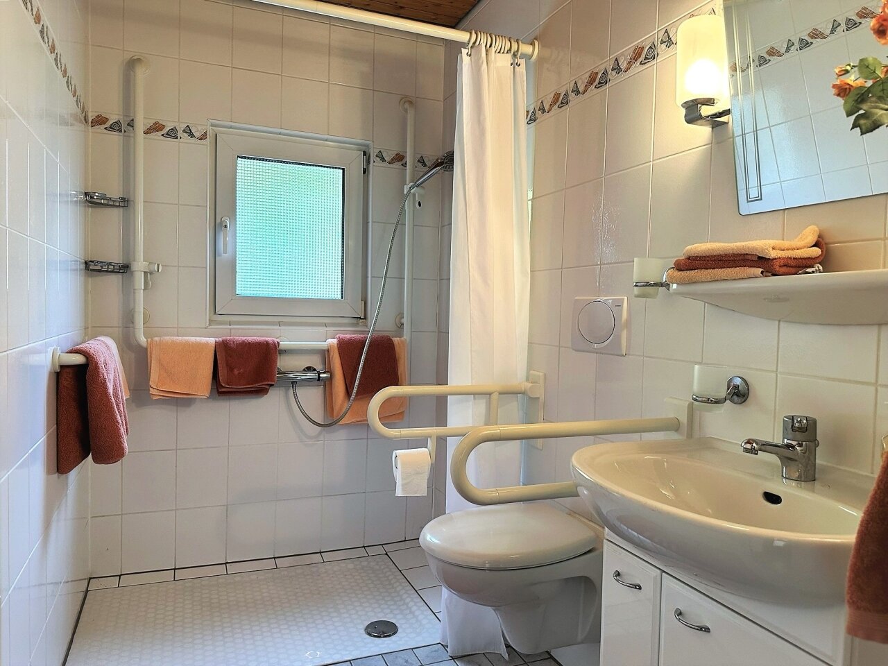 Superbe maison individuelle ou double avec un studio exceptionnel et un terrain d'environ 893 m² à vendre, proche du centre !