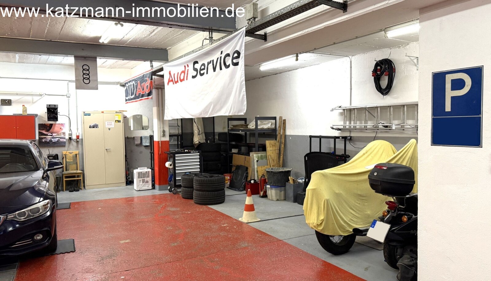 Große Halle - auch Platz für Motorräder