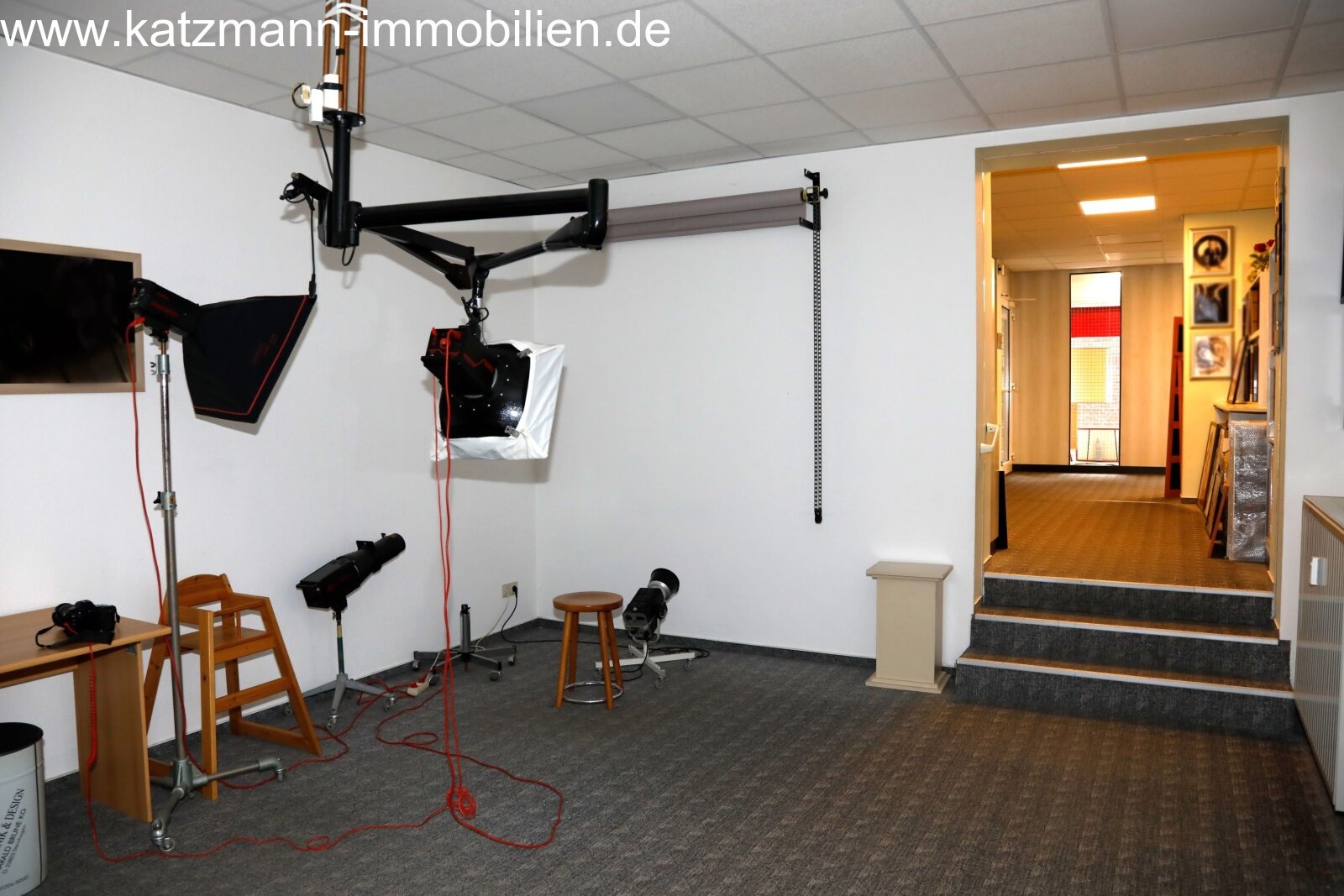 Immeuble résidentiel et commercial + garages + terrain de 1 186 m² à vendre