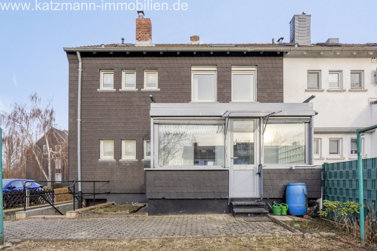 Seitenansicht mit Wintergarten