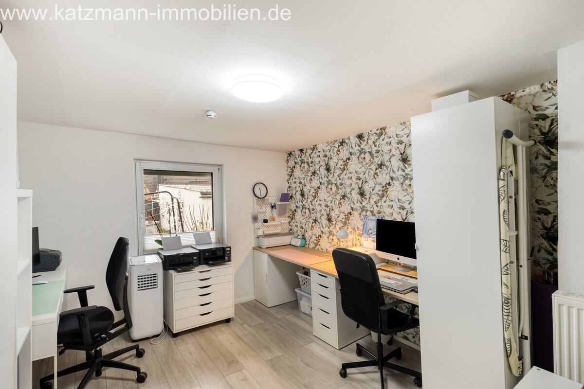 Résider en toute exclusivité avec confort : Grande maison familiale avec 3 garages dans le meilleur quartier d'Erftstadt-Köttingen