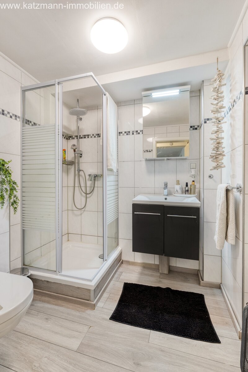 Résider en toute exclusivité avec confort : Grande maison familiale avec 3 garages dans le meilleur quartier d'Erftstadt-Köttingen