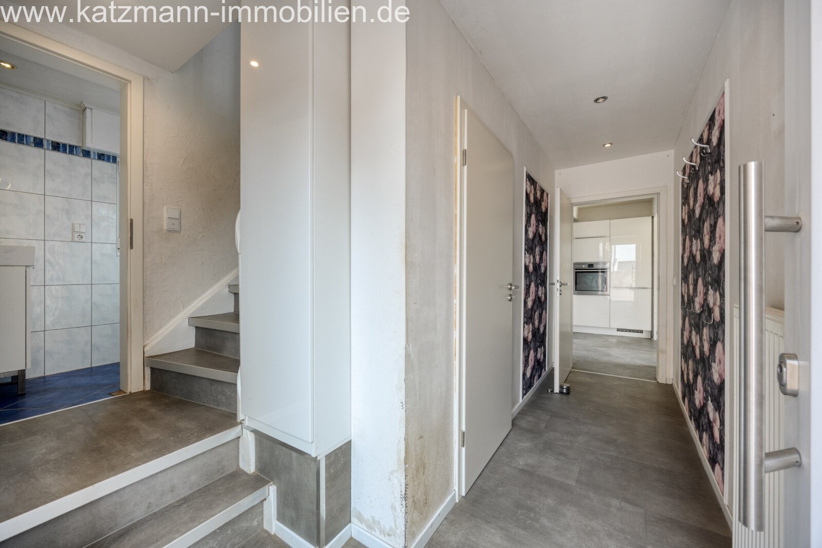 Freistehendes Einfamilienhaus mit großem Garten zu verkaufen