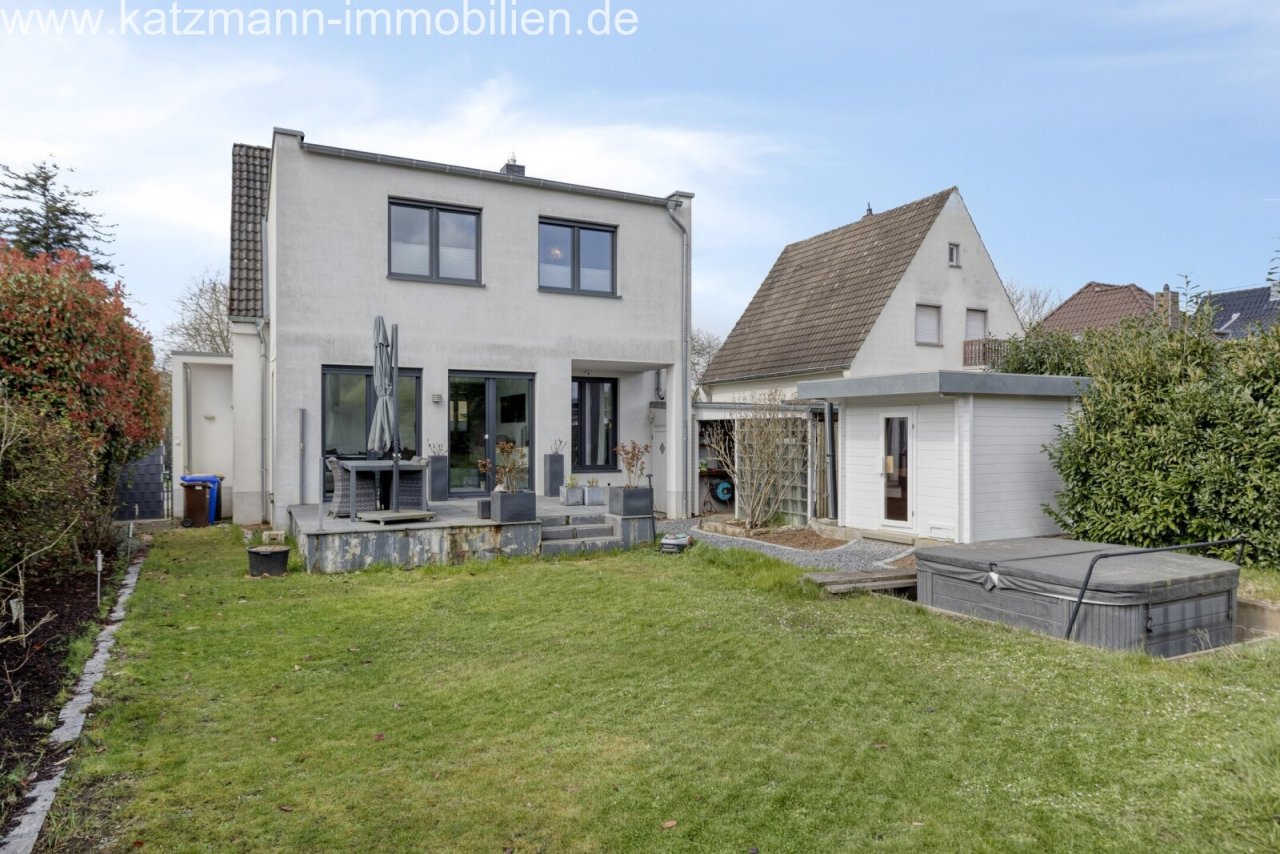 Blick aus dem Garten 