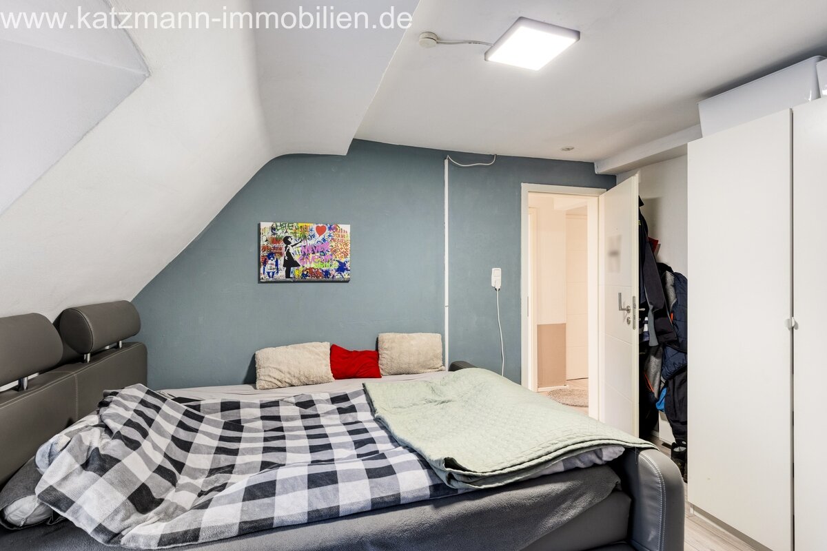 Résider en toute exclusivité avec confort : Grande maison familiale avec 3 garages dans le meilleur quartier d'Erftstadt-Köttingen