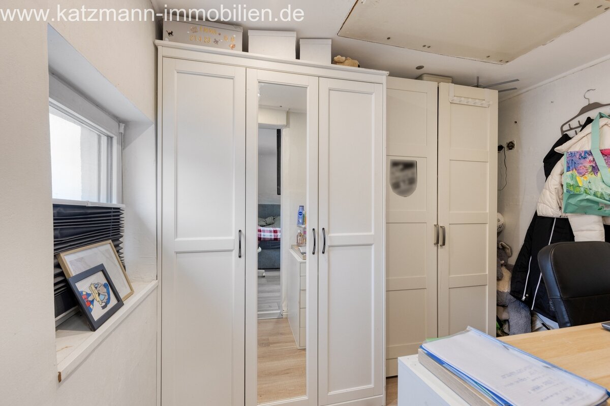 Résider en toute exclusivité avec confort : Grande maison familiale avec 3 garages dans le meilleur quartier d'Erftstadt-Köttingen