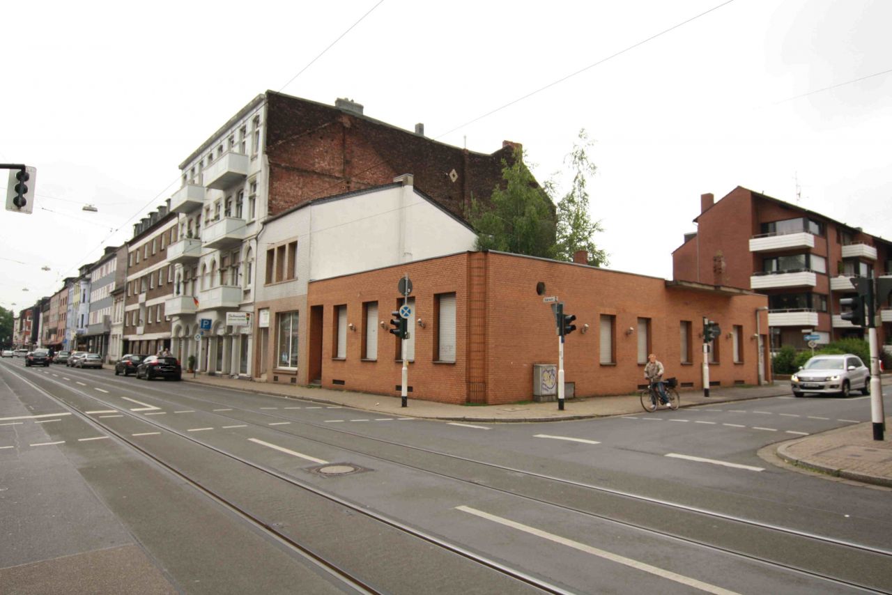 Baugrundstück mit Baugenehmigung für 22 moderne Wohnungen im Zentrum von Krefeld zu verkaufen 