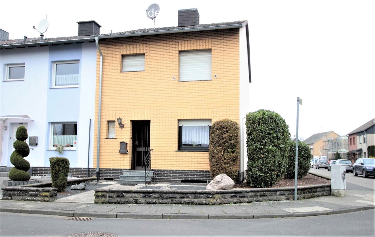 Schön gelegenes Reiheneckhaus mit Garage u. riesiger Dachterrasse zu verkaufen 