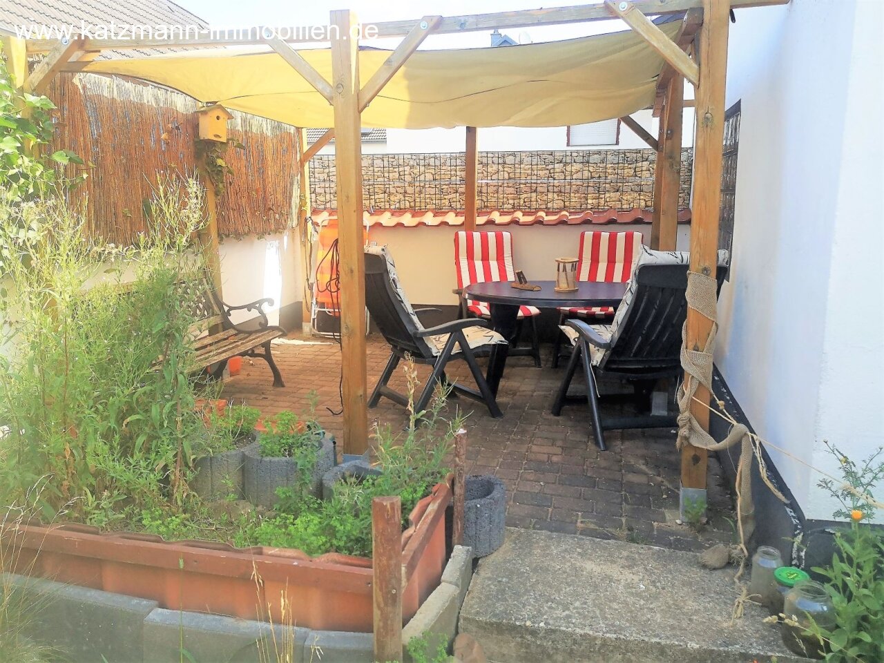 Schnuckeliges Bauernhaus mit Flair und Option einer zusätzlichen Einliegerwohnung zu verkaufen - Innenhof u. Ausbaupotential inklusive! 