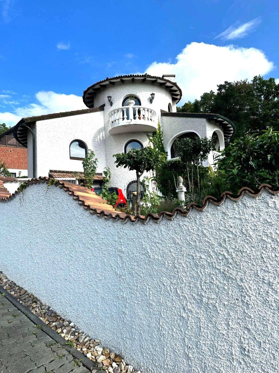Exklusive TV Villa im mallorquinischen Stil mit Blick auf Rheinebene zu verkaufen!