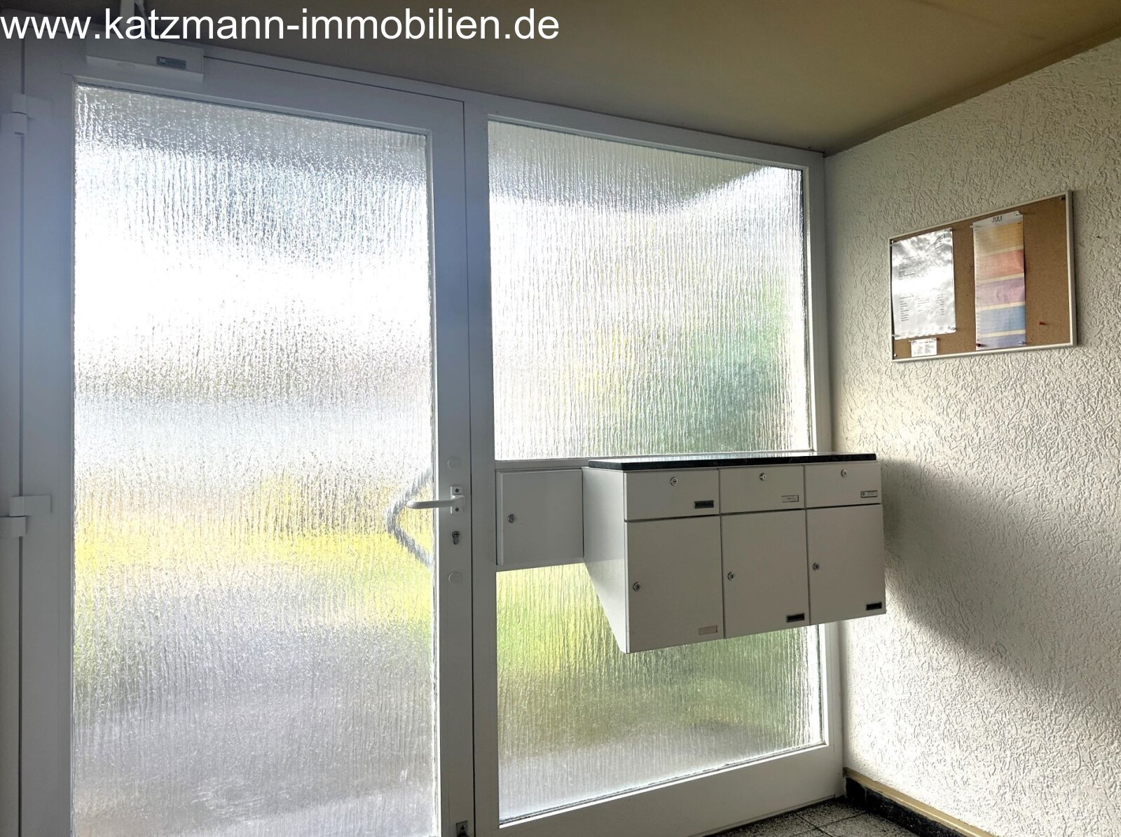 Incantevole, luminosa appartamento di 2 ½ locali con loggia e ottima distribuzione degli spazi da vendere a Brühl-Kierberg