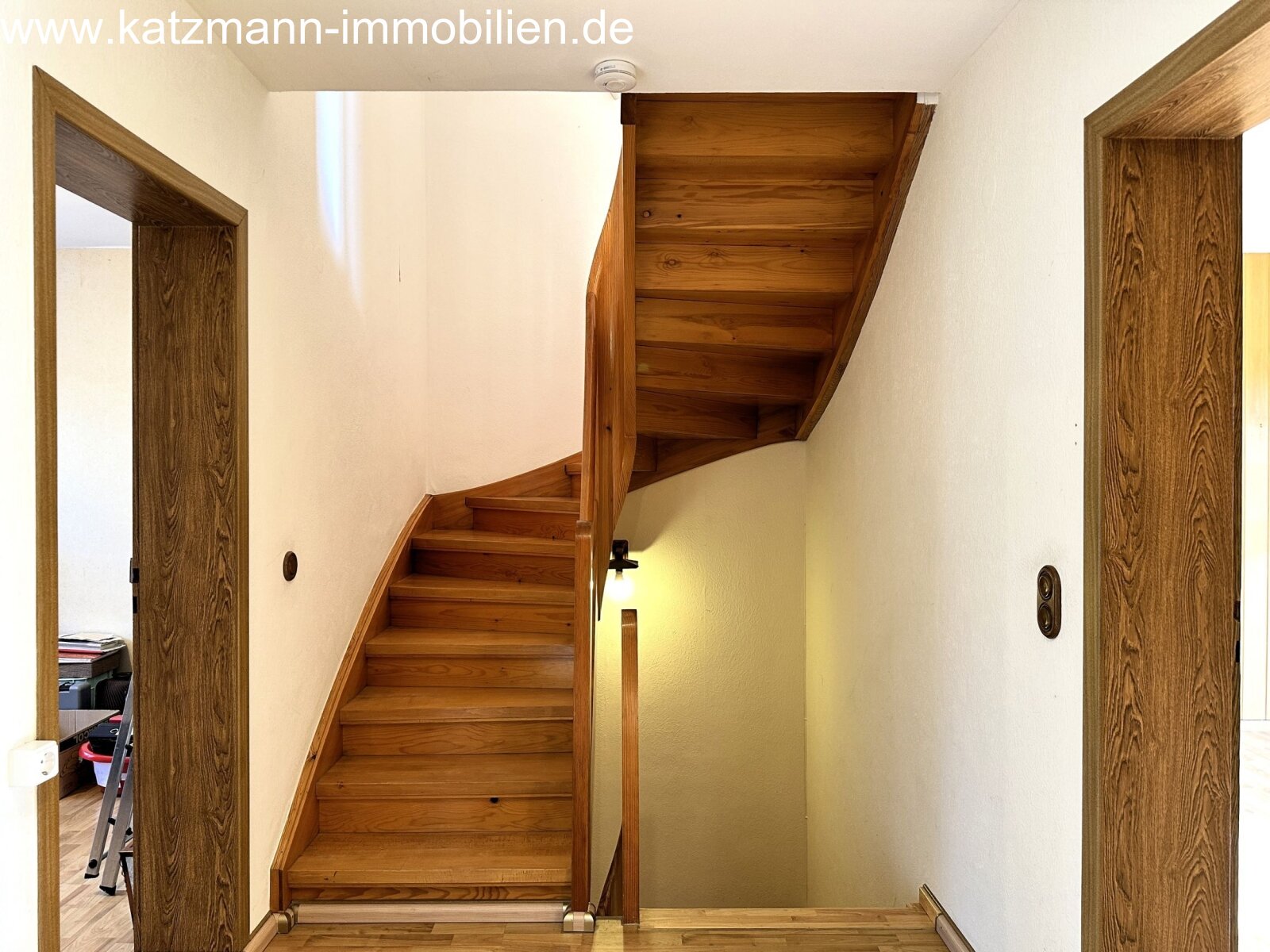 Grande casa con garage in posizione bella a Lechenich-Süd da vendere (circa 15 minuti a piedi dal mercato)