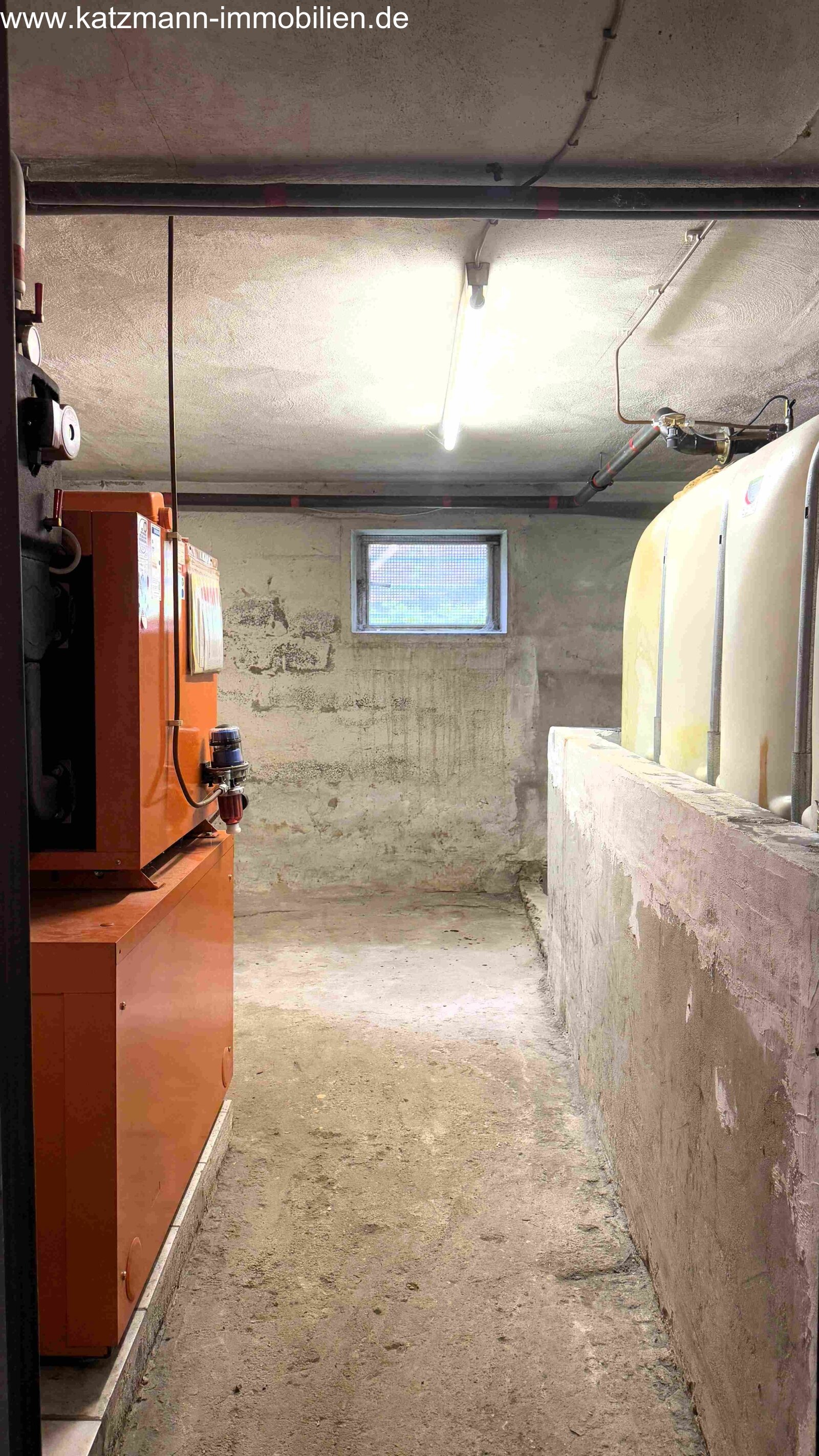 Casa indipendente in costruzione solida, molto potenziale e 687 m² di terreno in vendita – a soli 2 minuti a piedi dalla stazione