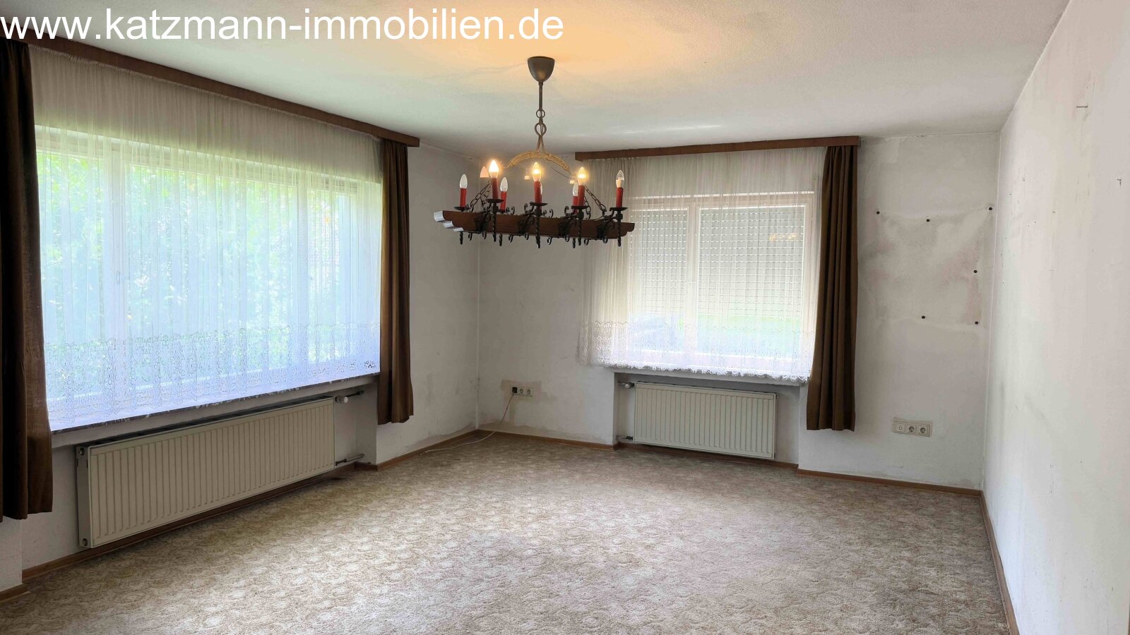 Casa indipendente in costruzione solida, molto potenziale e 687 m² di terreno in vendita – a soli 2 minuti a piedi dalla stazione