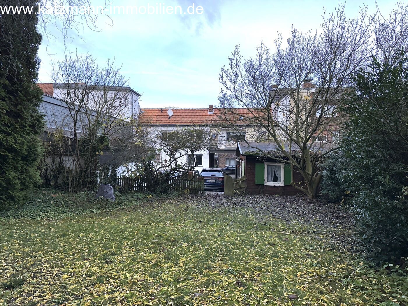 Edificio residenziale e commerciale + garage + terreno di 1.186 m² in vendita